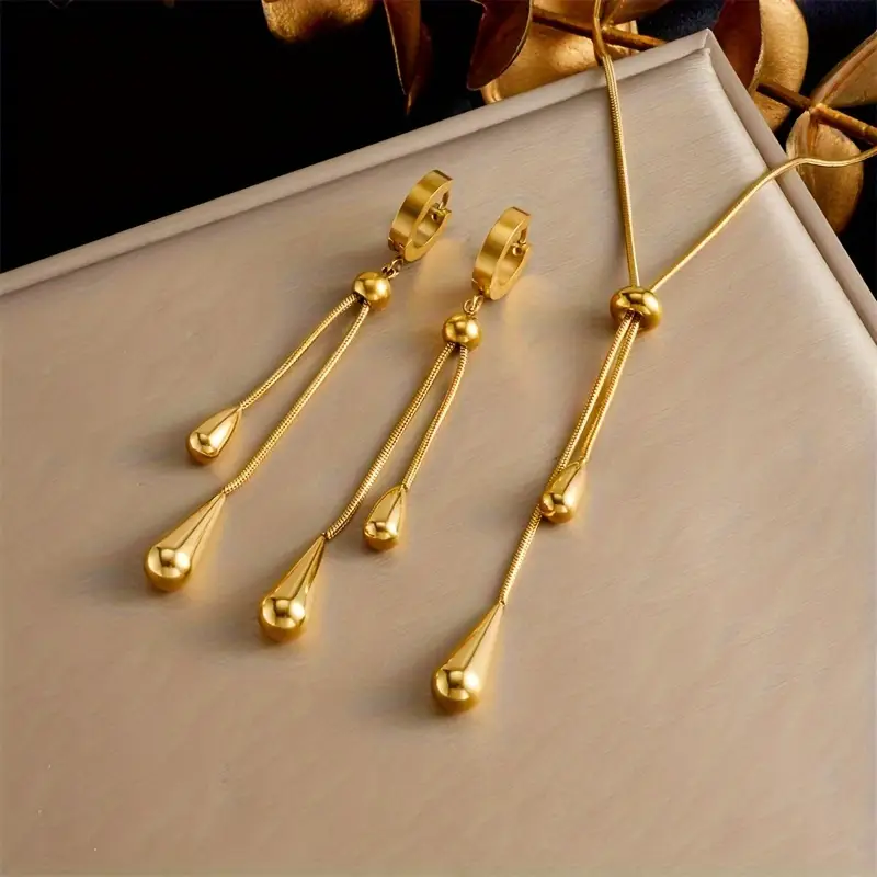 Ensemble élégant de bijoux en acier 