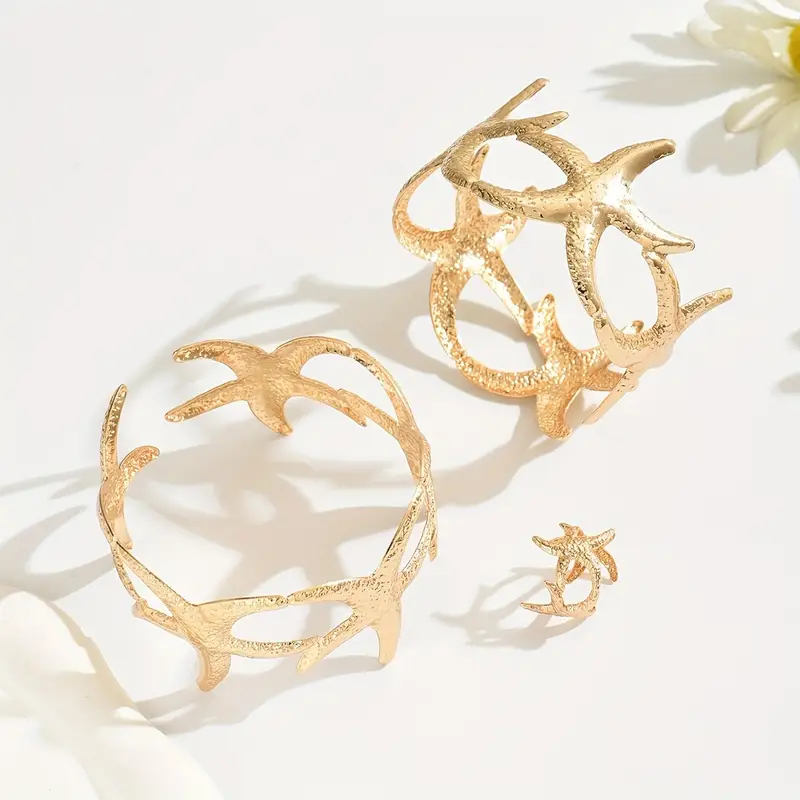 ensemble élégant de trois pièces présentant plusieurs motifs d'étoiles