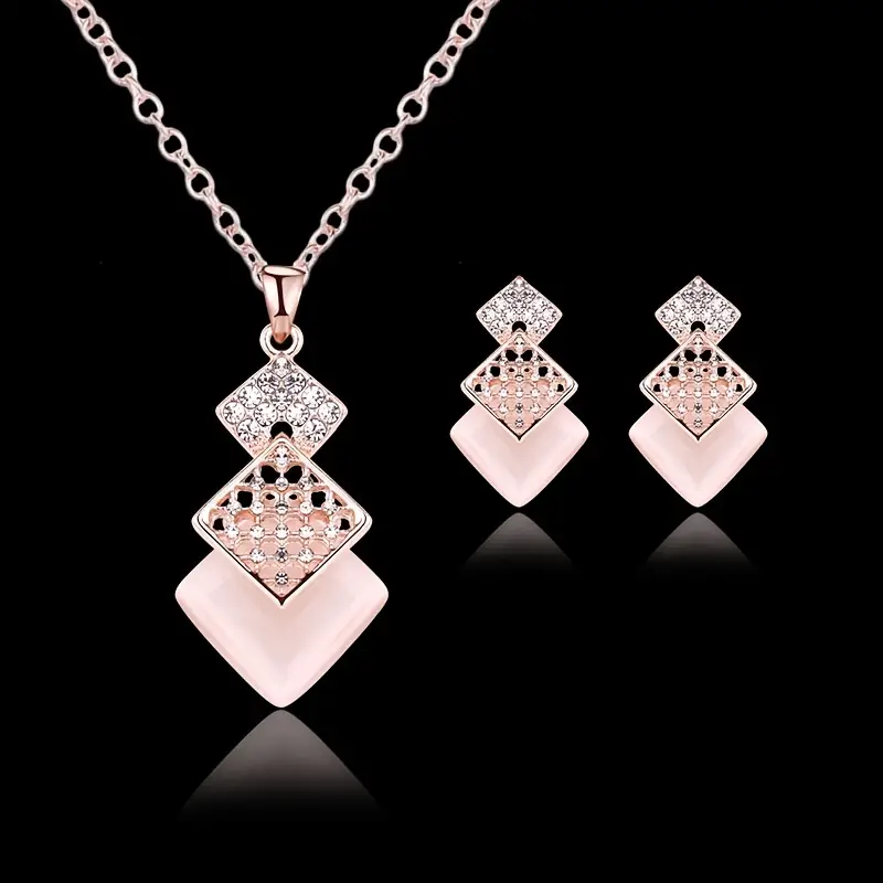 Collier pendentif en pierre œil de chat avec strass