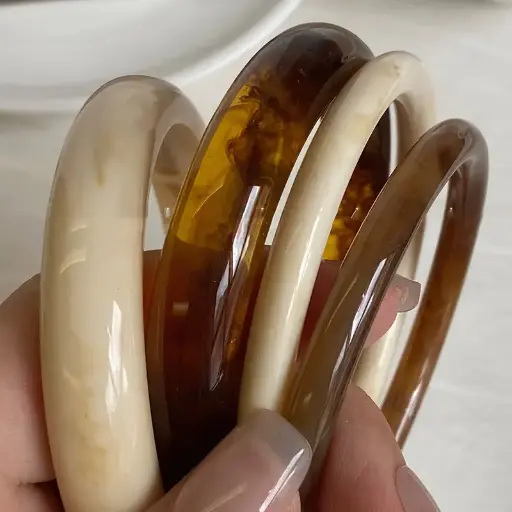  4 pièces de bracelets en résine 
